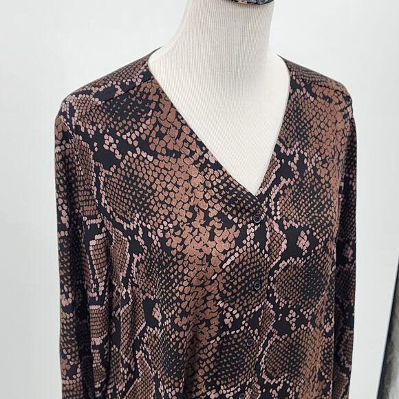 T Tahari Snakeskin Semi-Sheer V-Neck Blouse w/ Ruffle sleeve cuffs NWT Sz Large - Picture 2 of 8